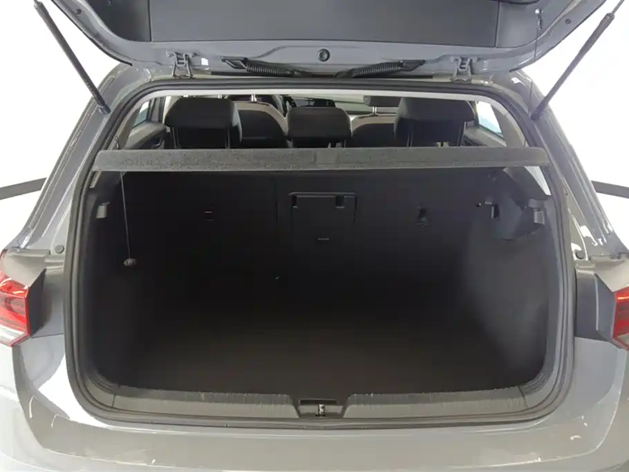 Volkswagen Golf 2023 Facelift 280TSI DSG Pro фото 4