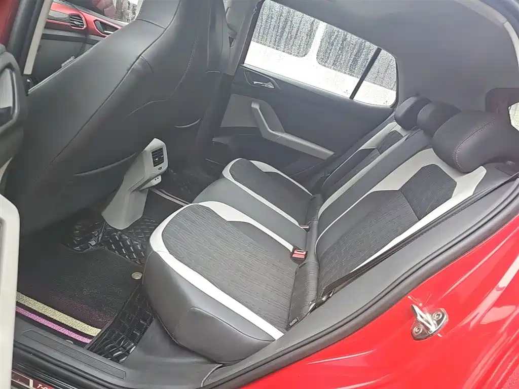 Volkswagen T-Cross 2019 1.5L Automatic Comfort Edition фото 16