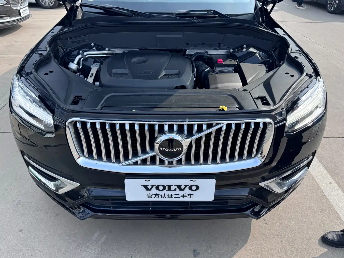 VOLVO XC90