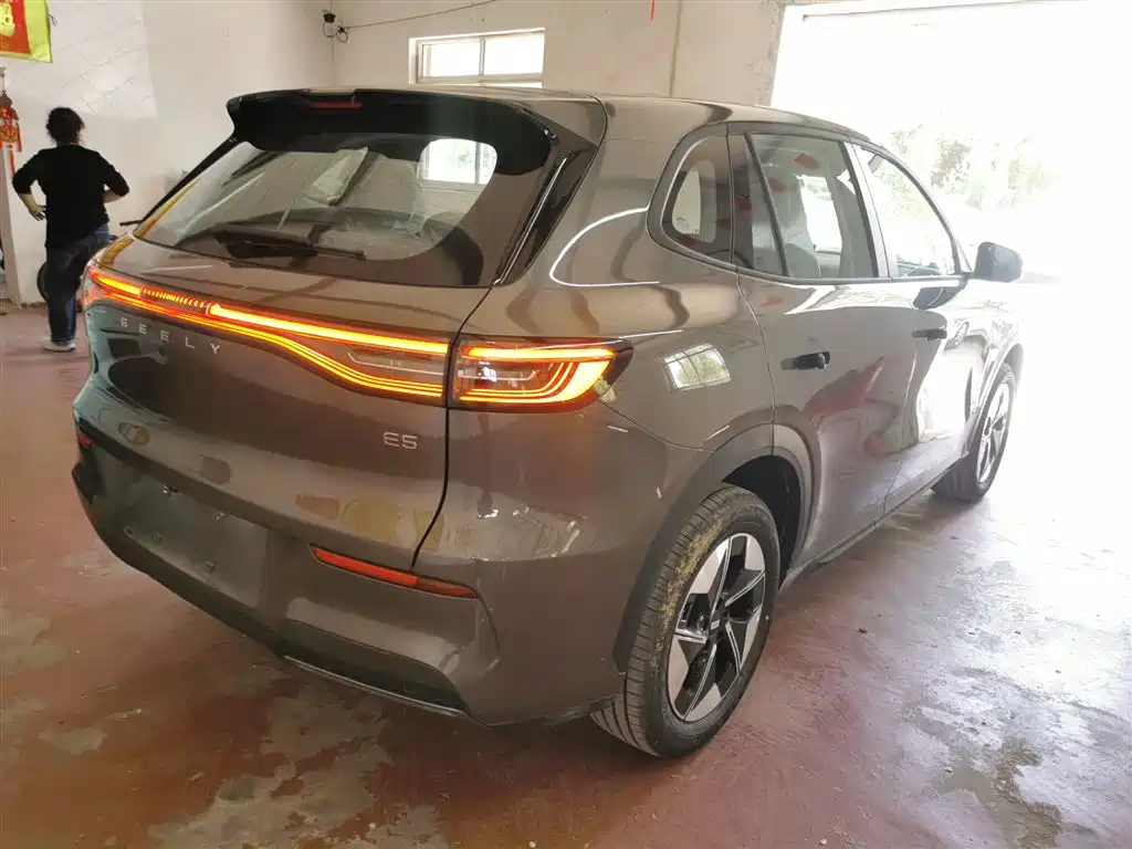 Geely Galaxy Galaxy E5 2026 530km Voyager Edition фото 7