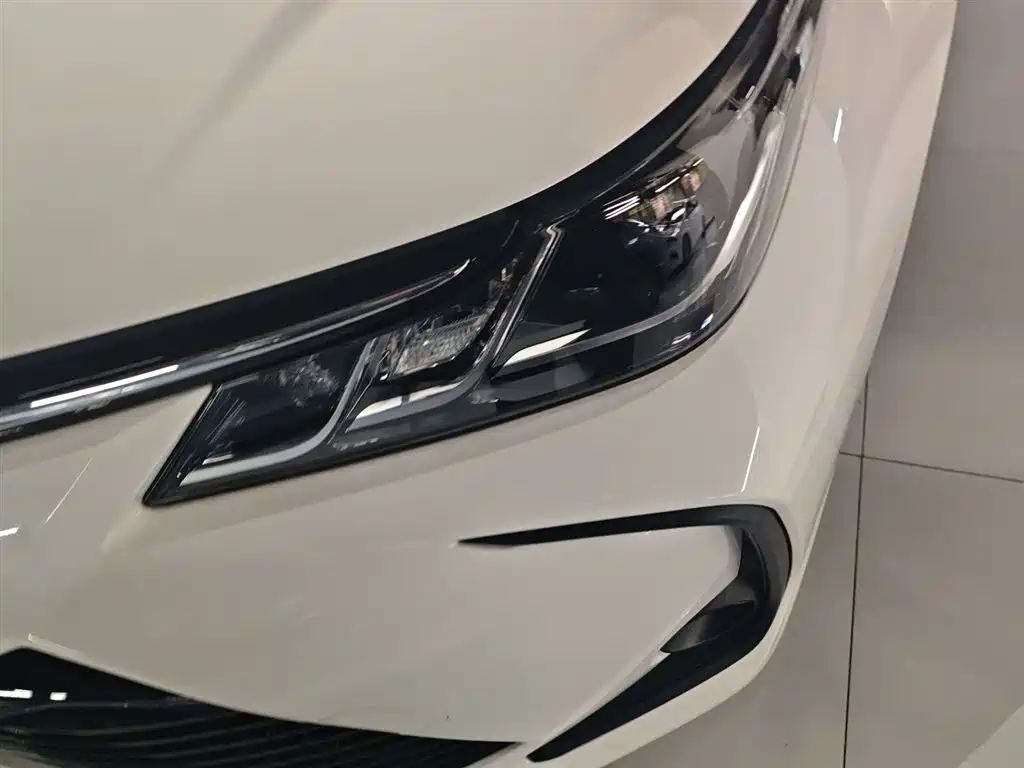 Toyota Corolla 2021 Hybrid 1.8L E-CVT Elite Edition фото 24