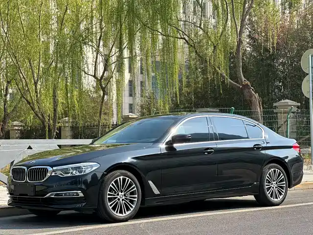BMW 5 SERIES