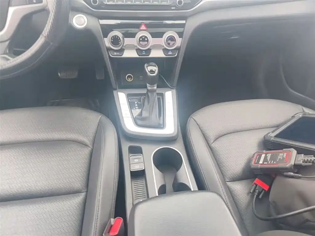Hyundai Elantra 2019 1.5L CVT Smart Elite фото 14