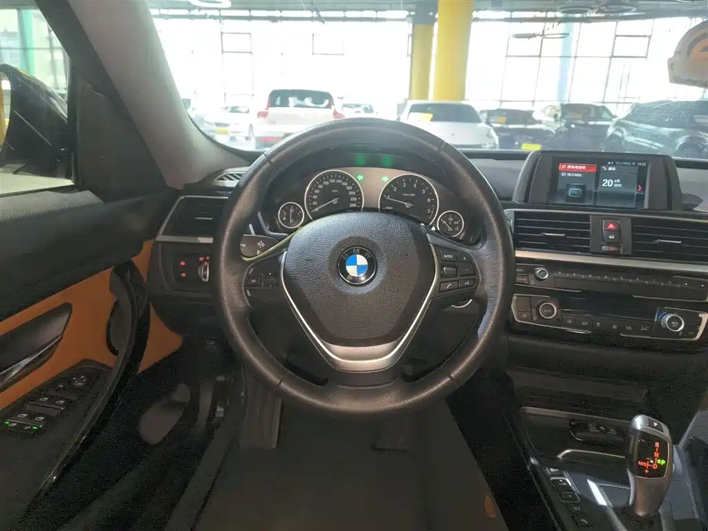 BMW 3 Series GT 2018 320i Fashion фото 11