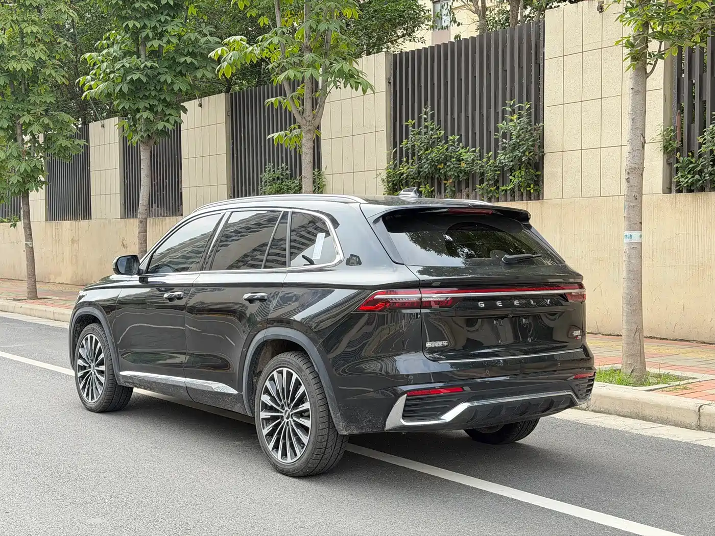 Фото 8 - Geely Xingyue L
