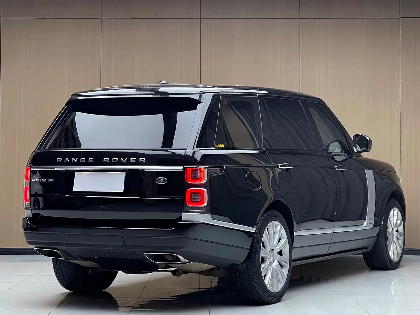 Land Rover Range Rover 2014 3.0 SC V6 Vogue SE Genesis Extended Edition фото 3