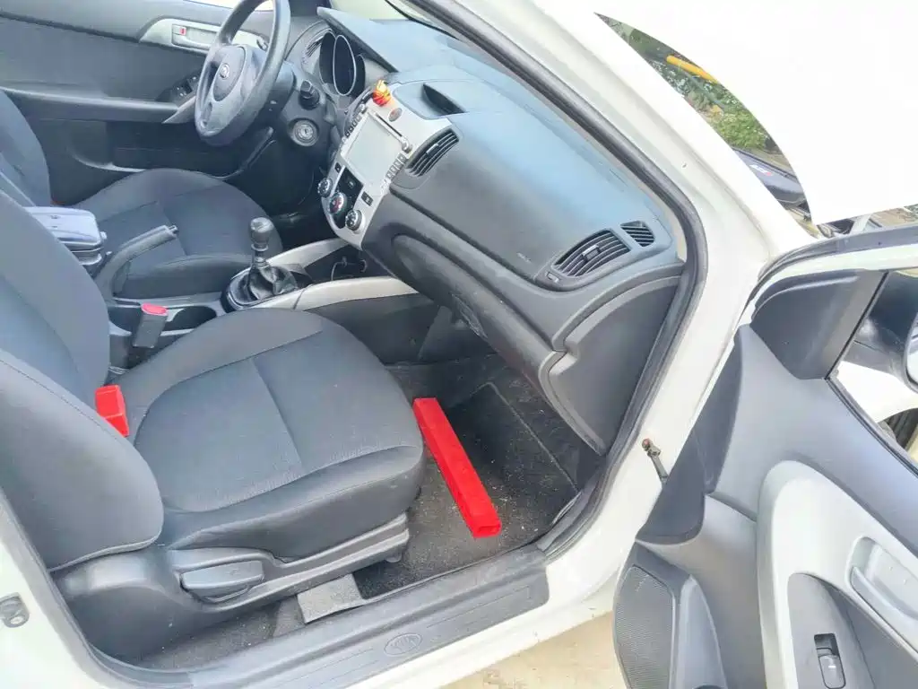 Kia Forte 2014 2014 1.6L MT GL