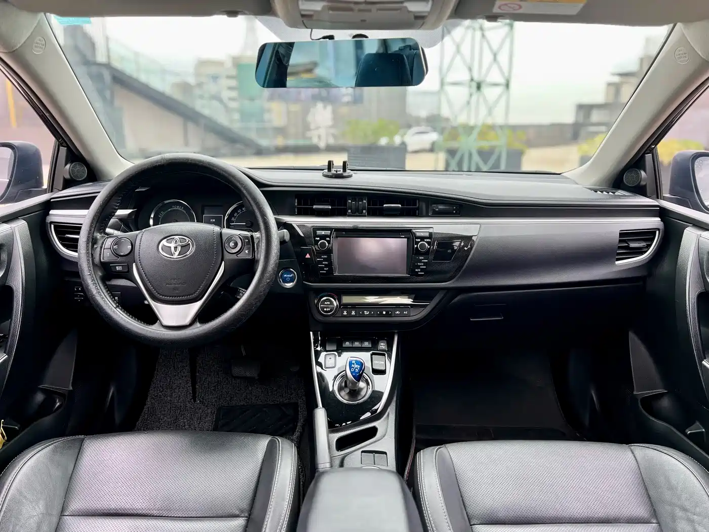 Toyota Levin 2016 Hybrid 1.8H V E-CVT Luxury Edition фото 6