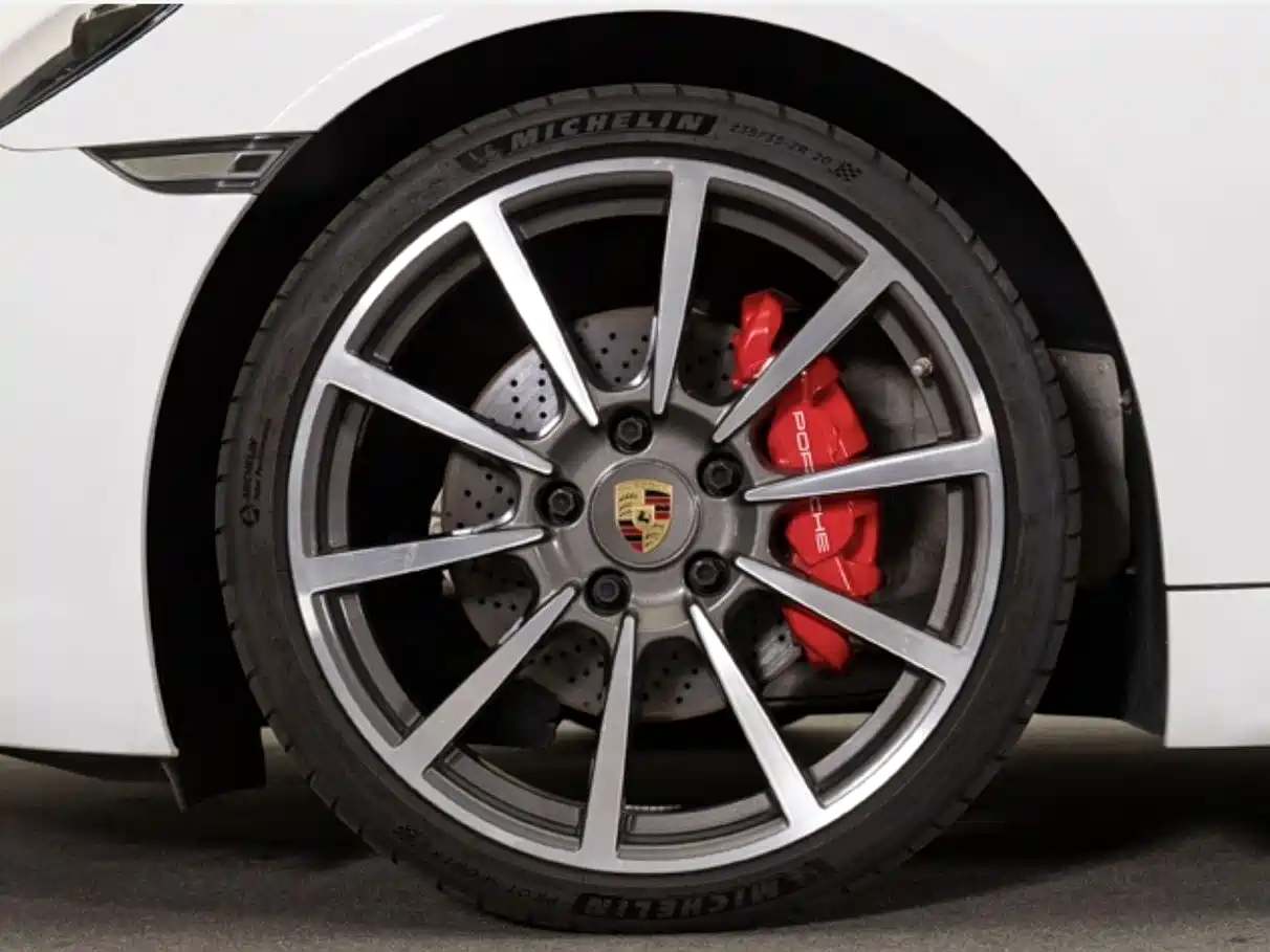 Photo 4 - Porsche 718