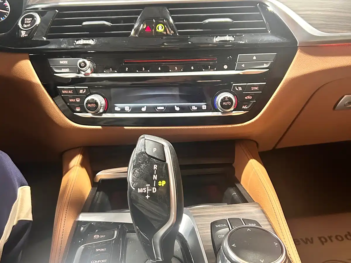 BMW 6 Series GT 2018 630i M Sport Package фото 8
