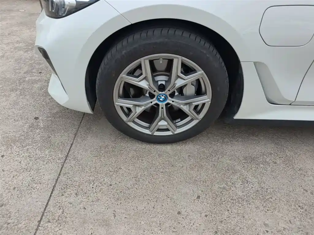 BMW i3 2024 eDrive 35 L фото 23