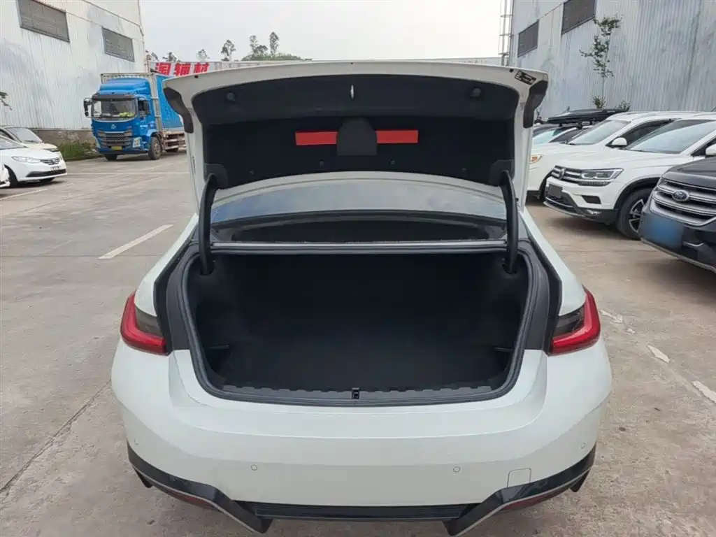 BMW i3 2024 eDrive 35 L фото 19