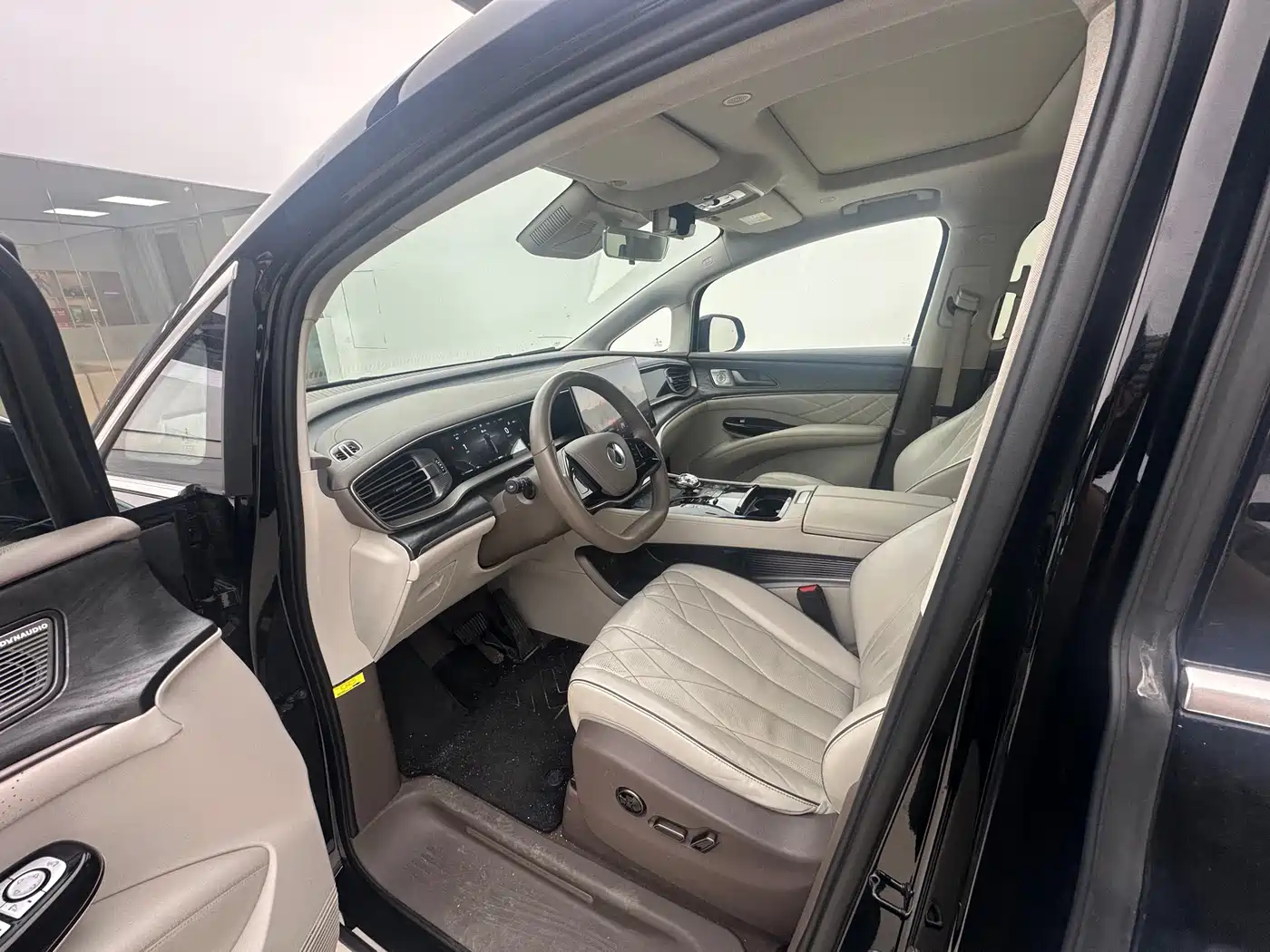 Denza D9 2022 DM-i 1040 Premium фото 3
