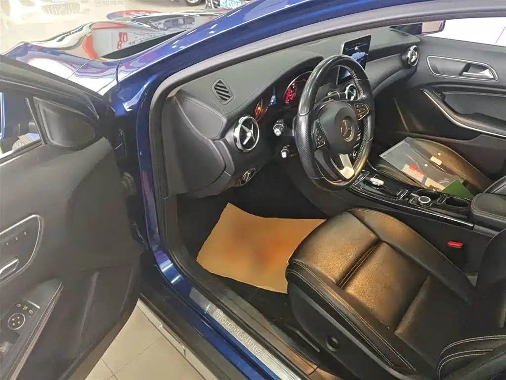 Mercedes-Benz GLA 2018 GLA 200 Fashion фото 16