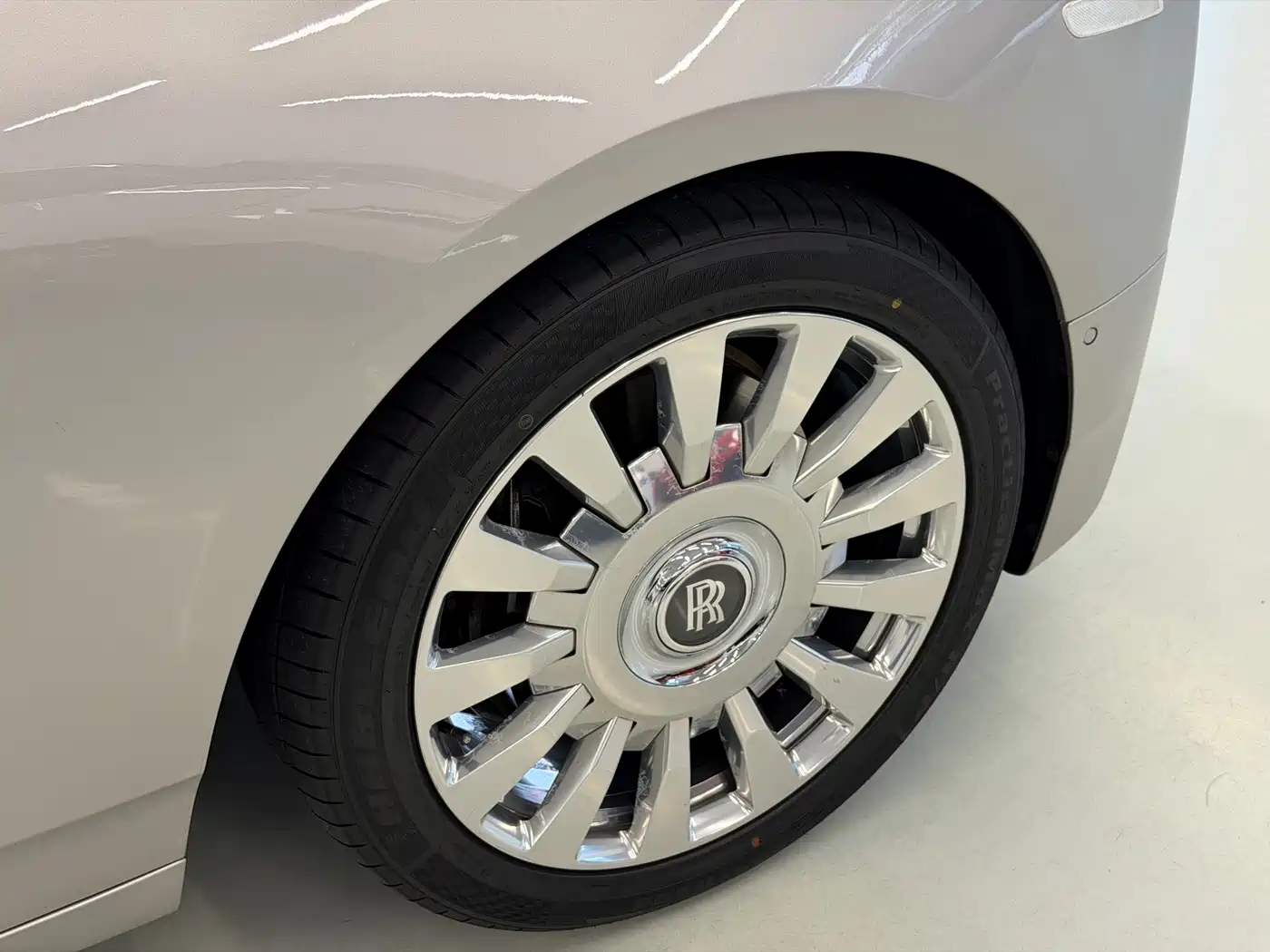 Rolls-Royce Phantom 2019 2018 6.7T Long Wheelbase Version