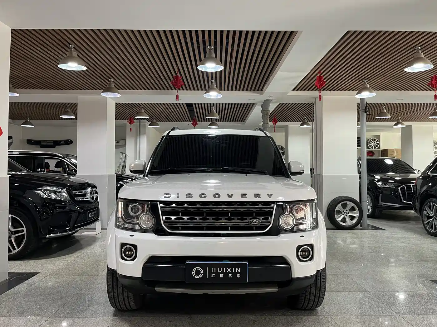 Land Rover Discovery 2016 3.0 SC V6 SE фото 2