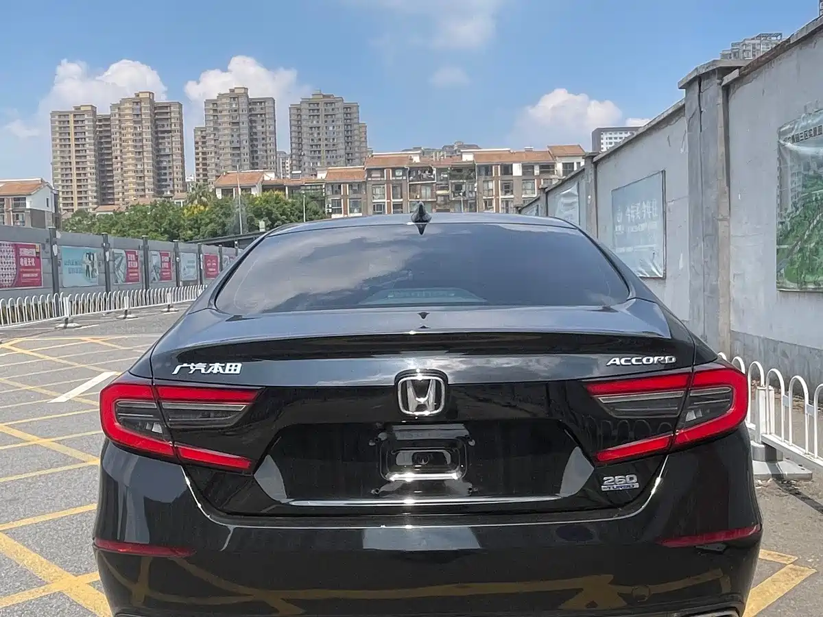 Photo 8 - Honda Accord