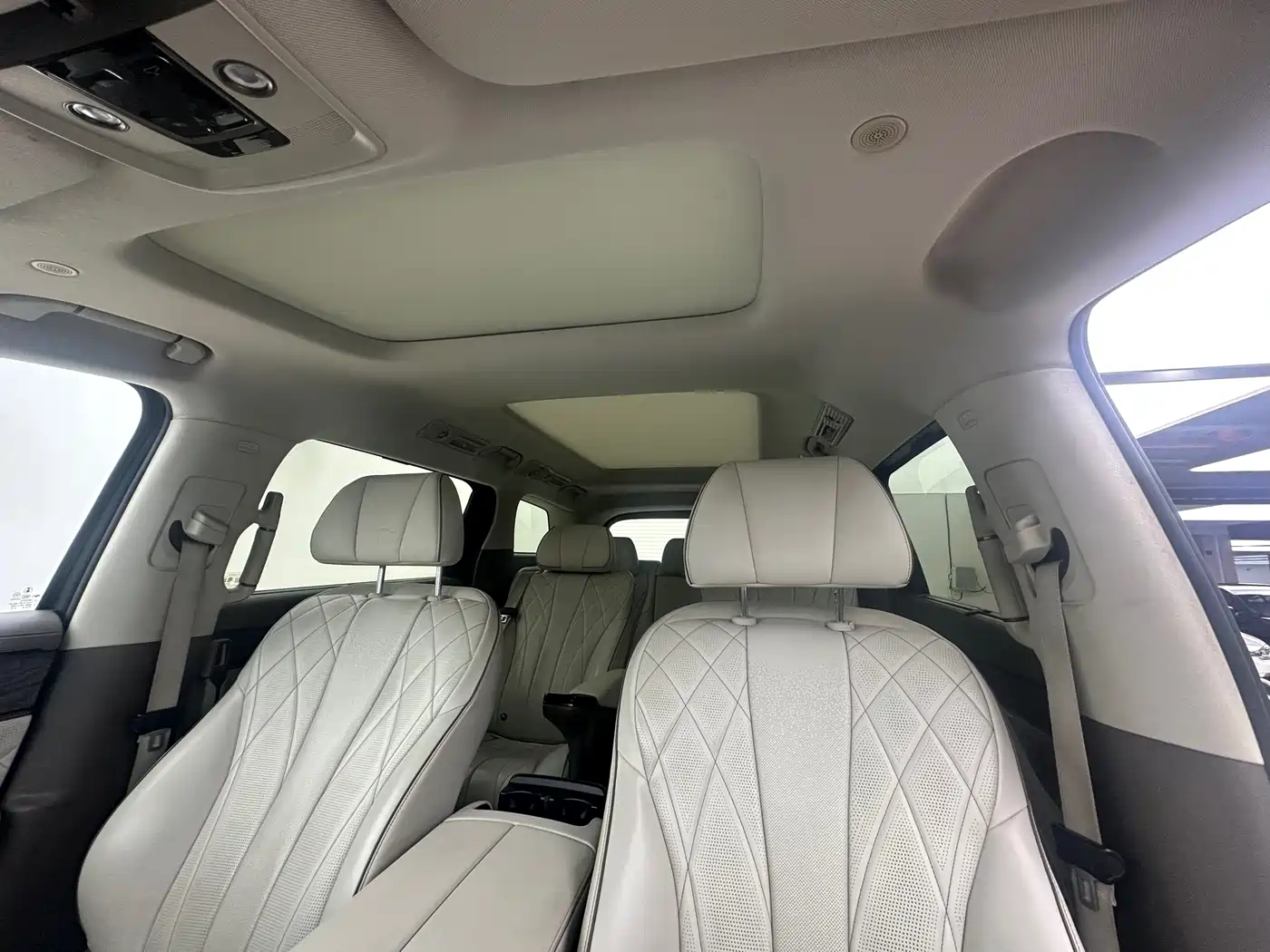 Denza D9 2022 DM-i 1040 Premium фото 13