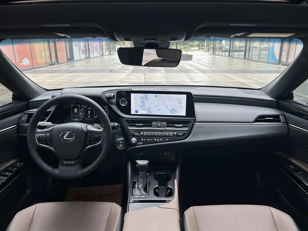 Lexus ES 2023 200 Excellence Edition фото 6