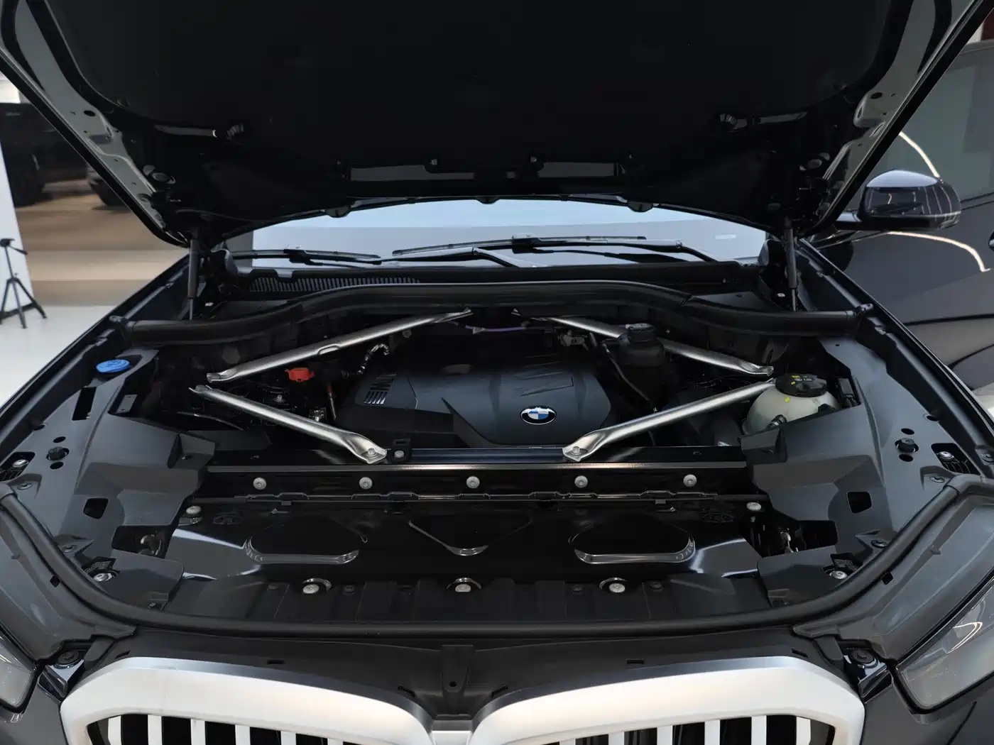 BMW X5 2023 xDrive 30Li Premium M Sport Black Night Package фото 30