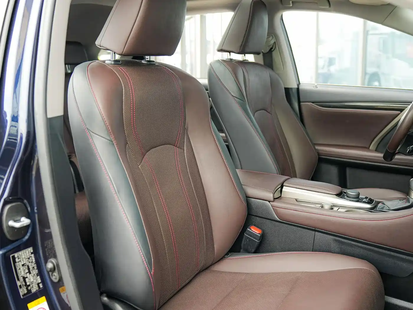 Lexus RX 2016 300 4WD Elegance Edition China VI фото 13