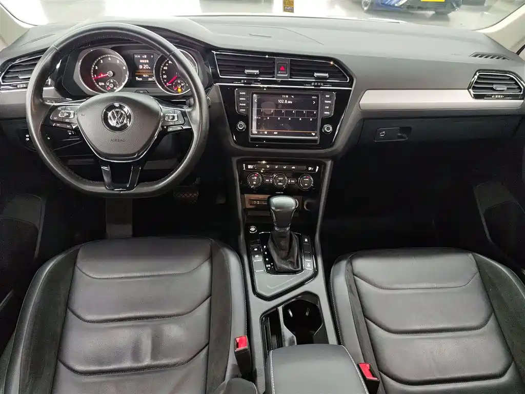 Volkswagen Tiguan L 2017 330TSI Automatic 2WD Comfort Edition фото 14