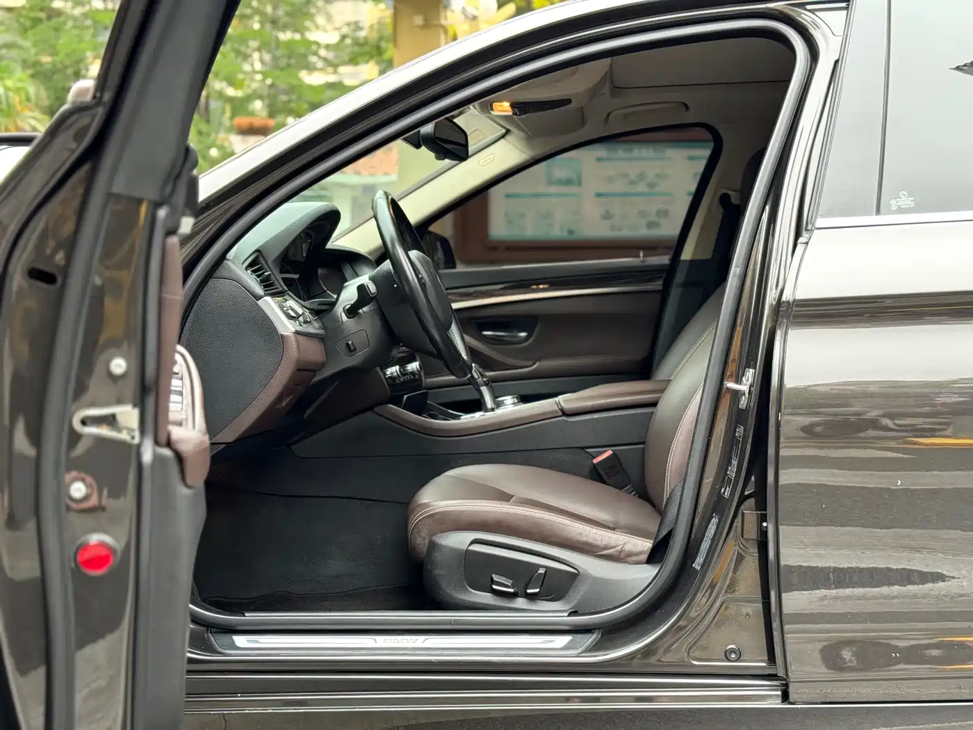 BMW 5 Series 2014 525Li Luxury Design Package фото 11