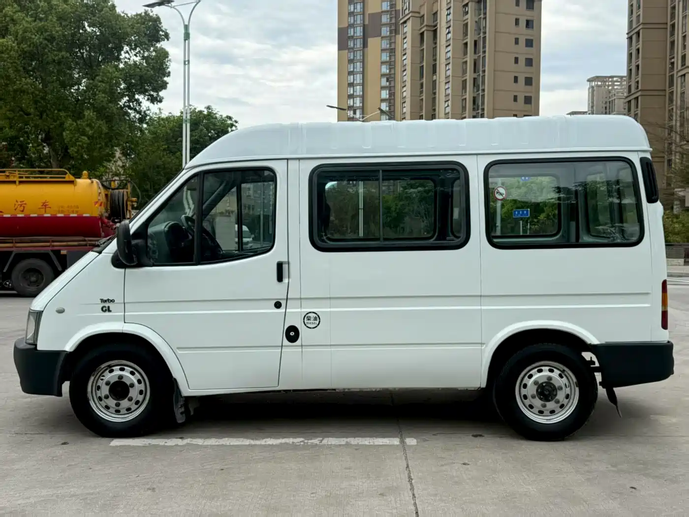 Ford Classic Transit 2016 2016 Model 2.8T Diesel Short Wheelbase 6-Seat Medium Roof Multi-Purpose Vehicle JX493ZLQ4