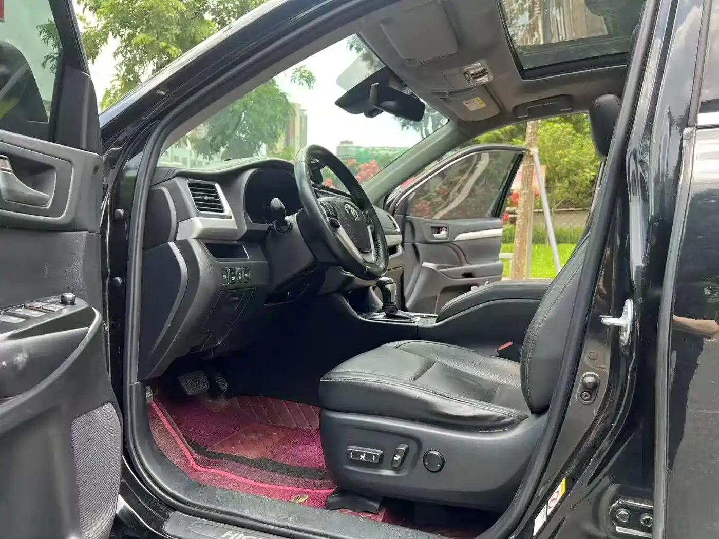 TOYOTA HIGHLANDER
