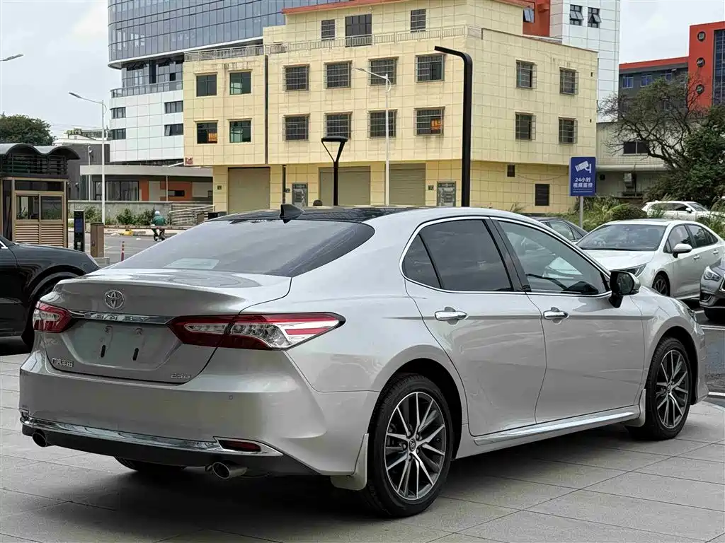 Toyota Camry 2023 2.5G Luxury Edition фото 6