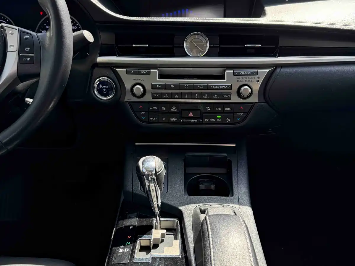 Lexus ES 2013 300h Elite Edition фото 7