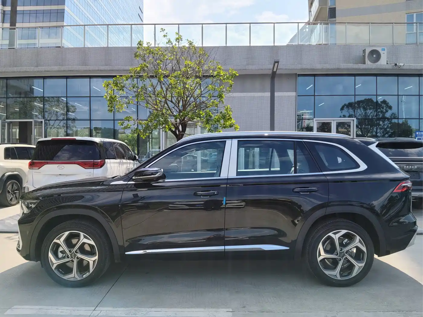 Geely Monjaro 2026 2026 2.0TD DCT Changfeng Mountain Crosser Edition