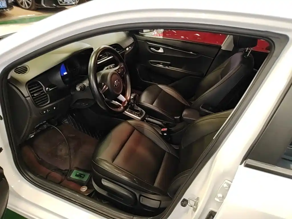 Kia K2 2018 2017 Sedan 1.4L AT GLS