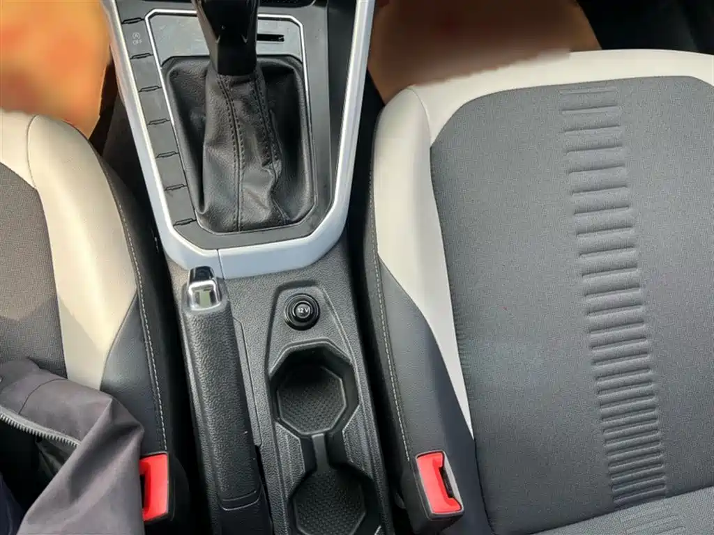 Volkswagen Polo 2019 Plus 1.5L Automatic Colorful Tech Edition фото 13