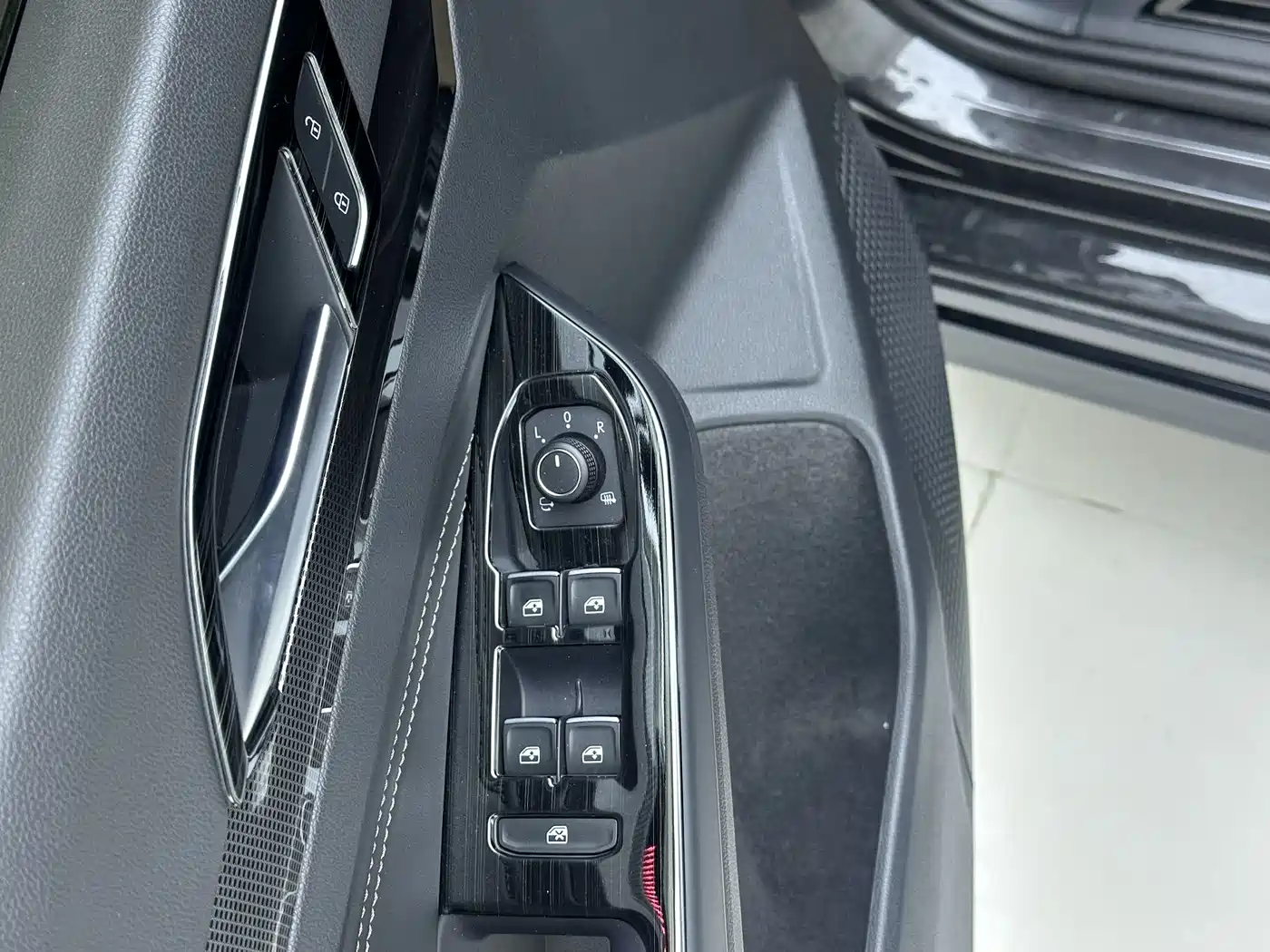 Volkswagen Golf 2021 280TSI DSG R-Line фото 18