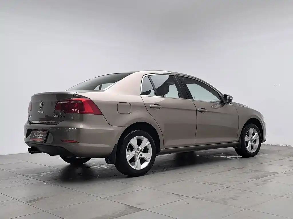 Фото 2 - Volkswagen Bora