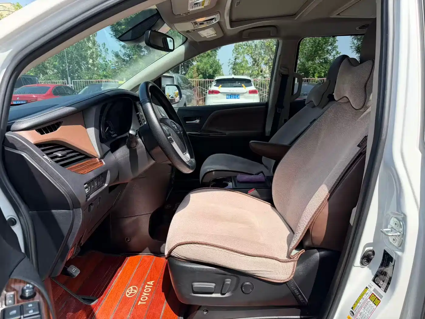 Toyota Sienna 2015 3.5L 4WD L фото 6
