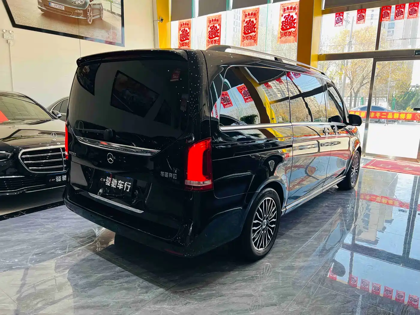 Mercedes-Benz V-Class 2018 V 260 Premium Edition China VI фото 9