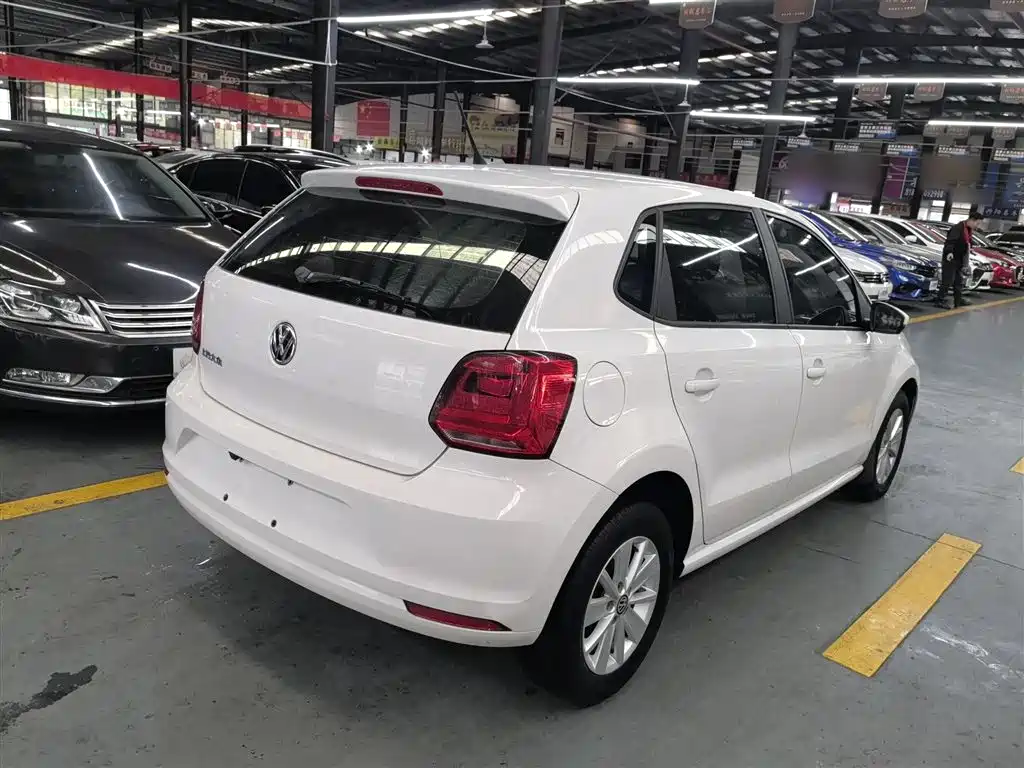 Volkswagen Polo 2016 1.4L Automatic Trend фото 7