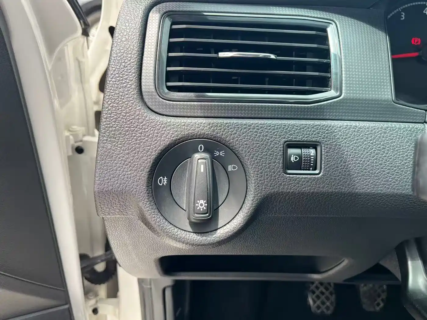Volkswagen Santana 2019 1.5L Manual Trend China V фото 18