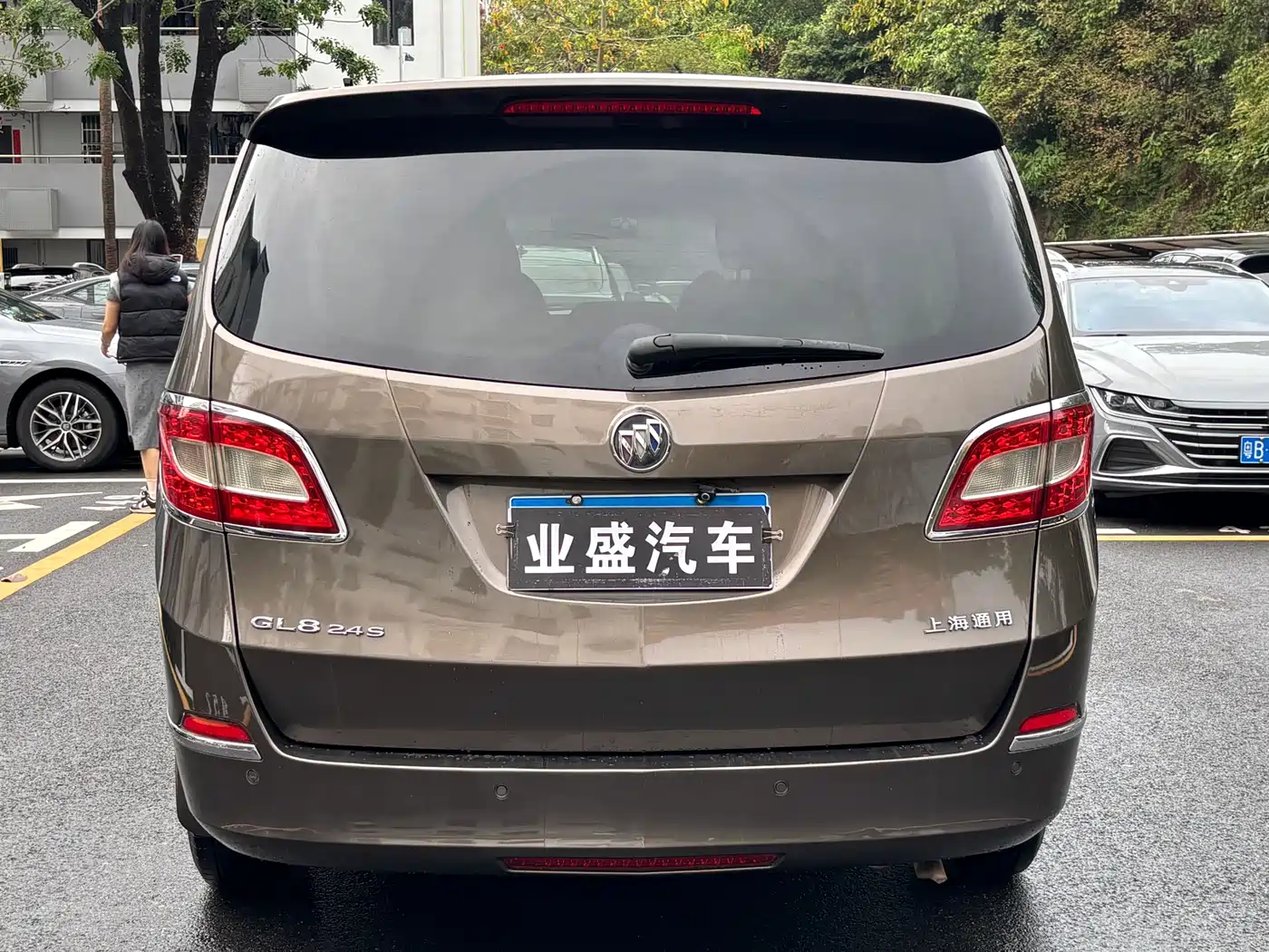 Buick GL8 2011 2.4L CT Luxury Business Comfort Edition фото 5
