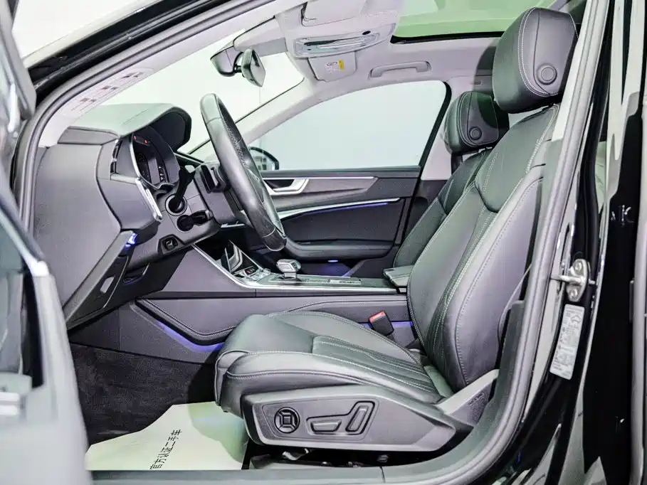 Фото 10 - Audi A6L