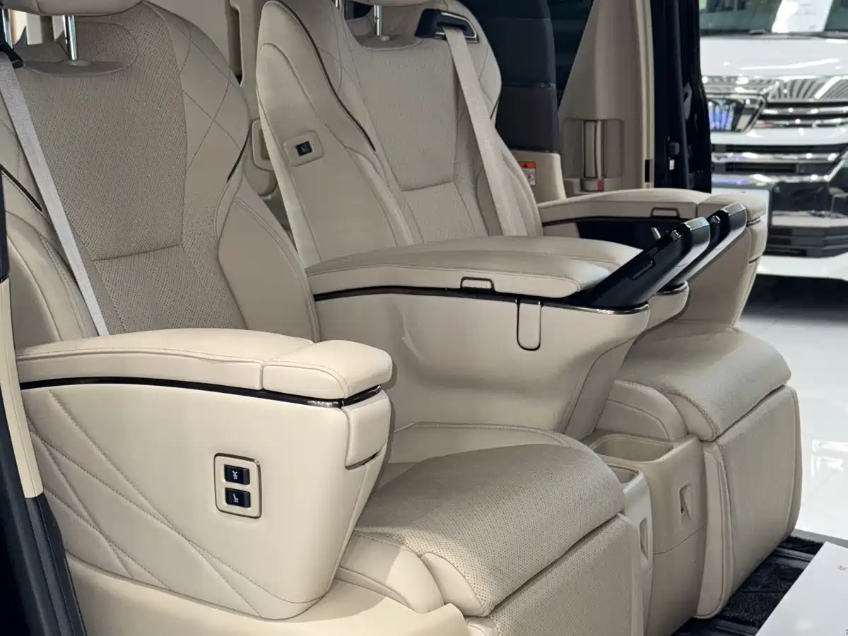 Фото 9 - Toyota Vellfire