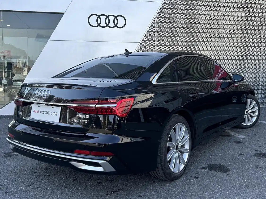 Audi A6L 2023 45 TFSI Premium Selection Dynamic фото 4