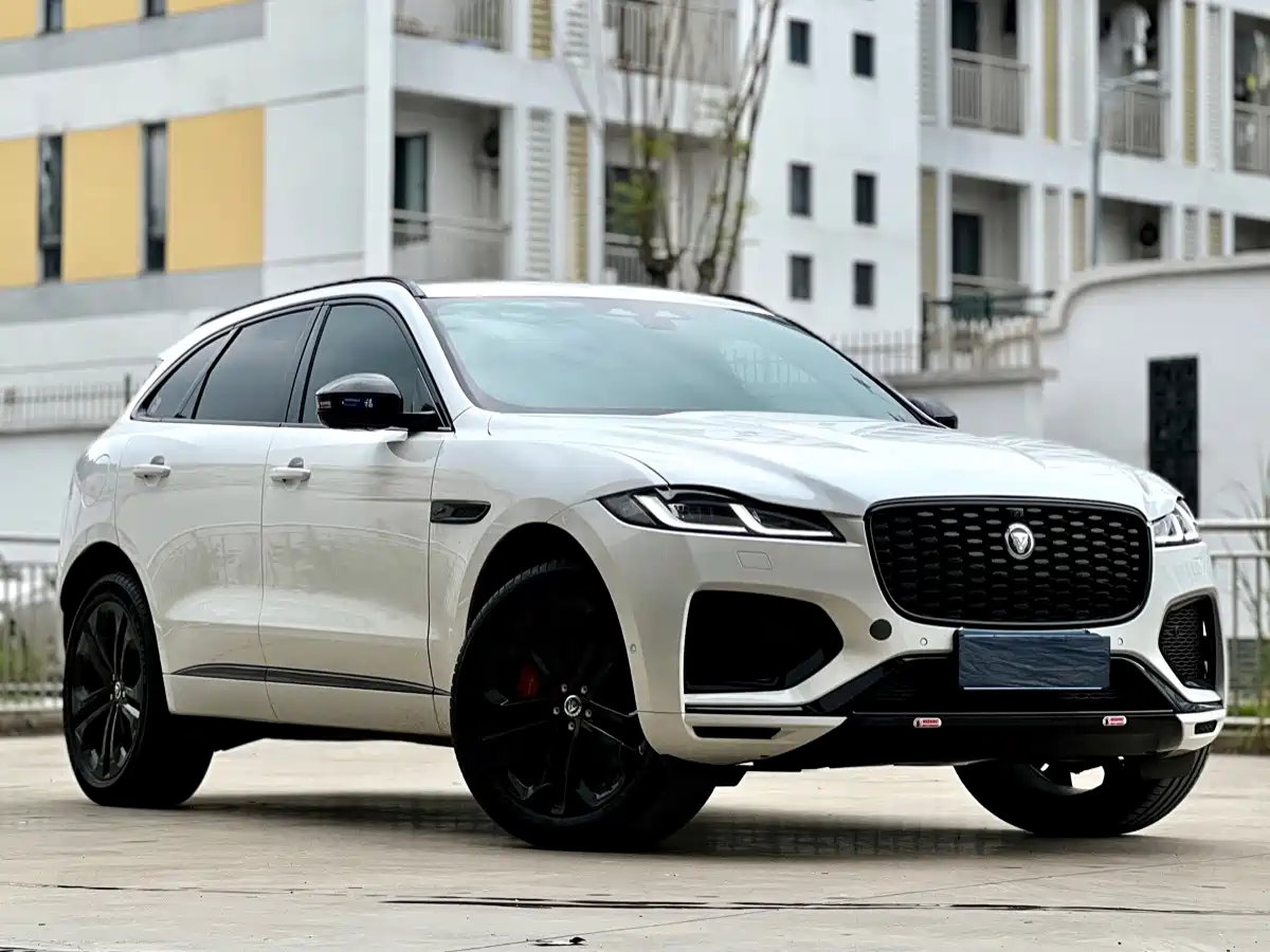 Фото 3 - Jaguar F-PACE
