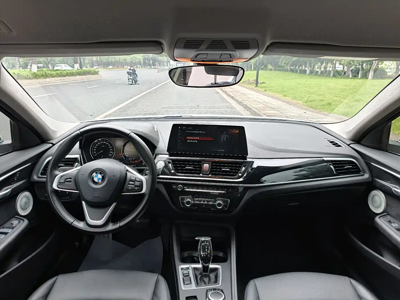 BMW 1 Series 2021 120i M Sport фото 8