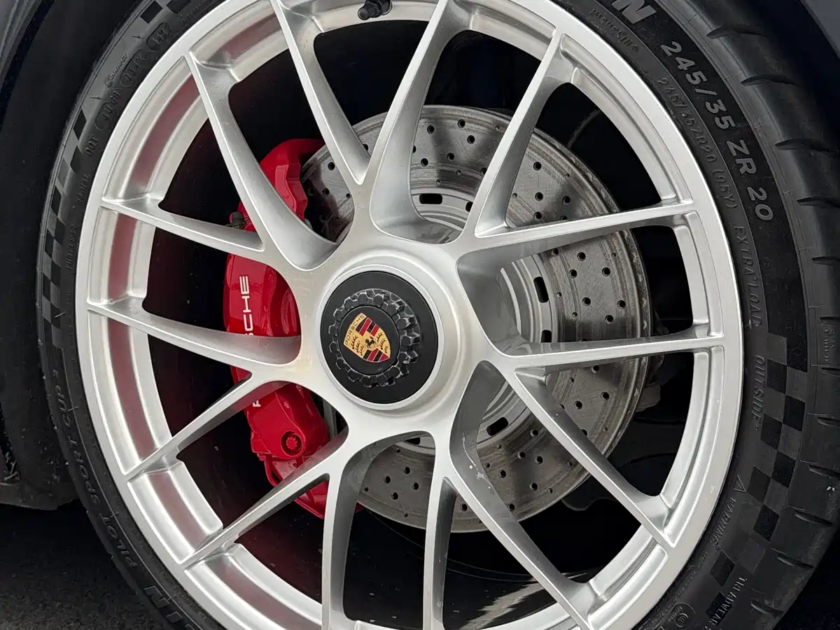 Porsche 911 2017 Carrera GTS 3.0T фото 15