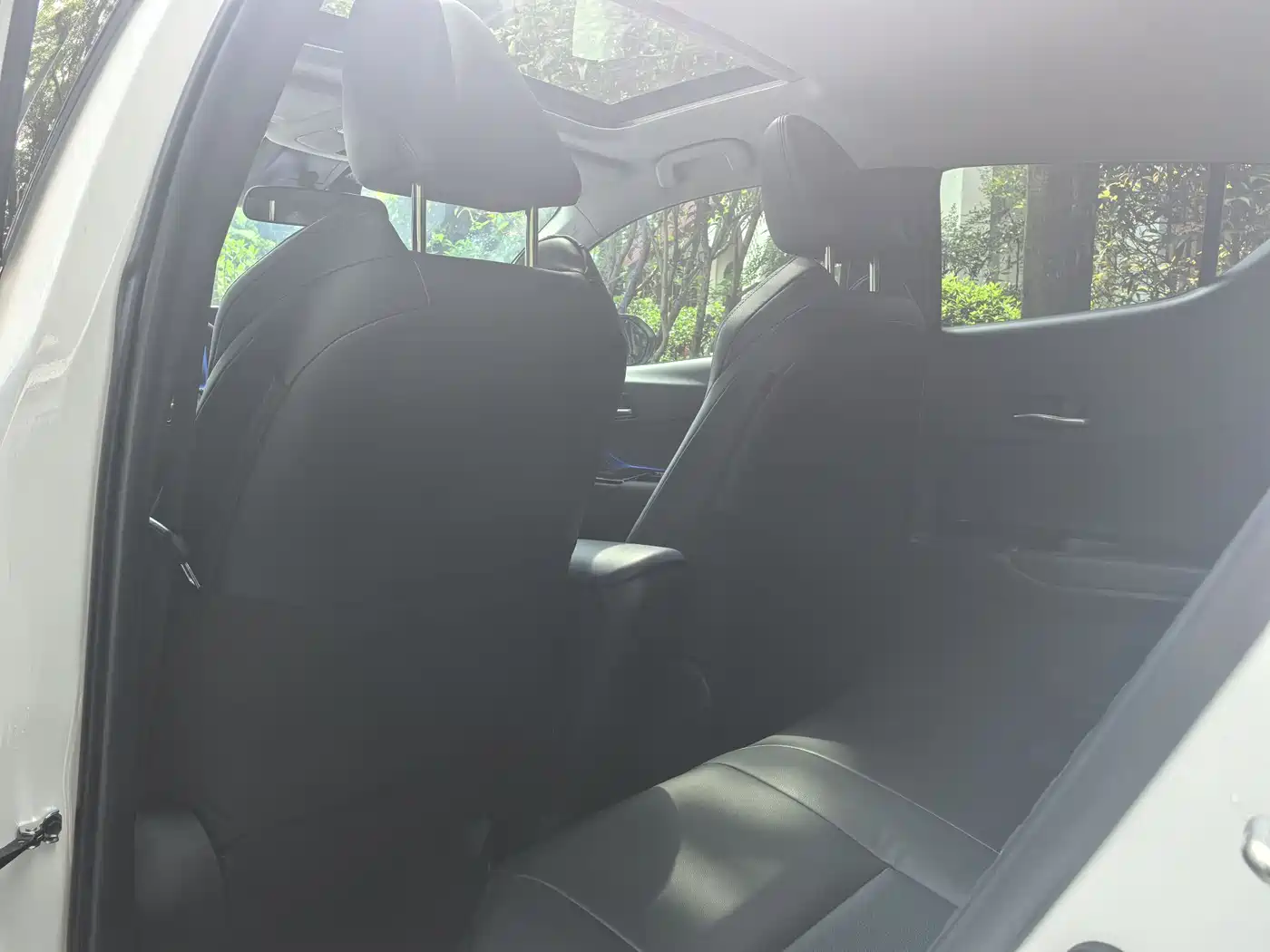 Toyota C-HR 2021 2.0L Luxury Edition фото 14