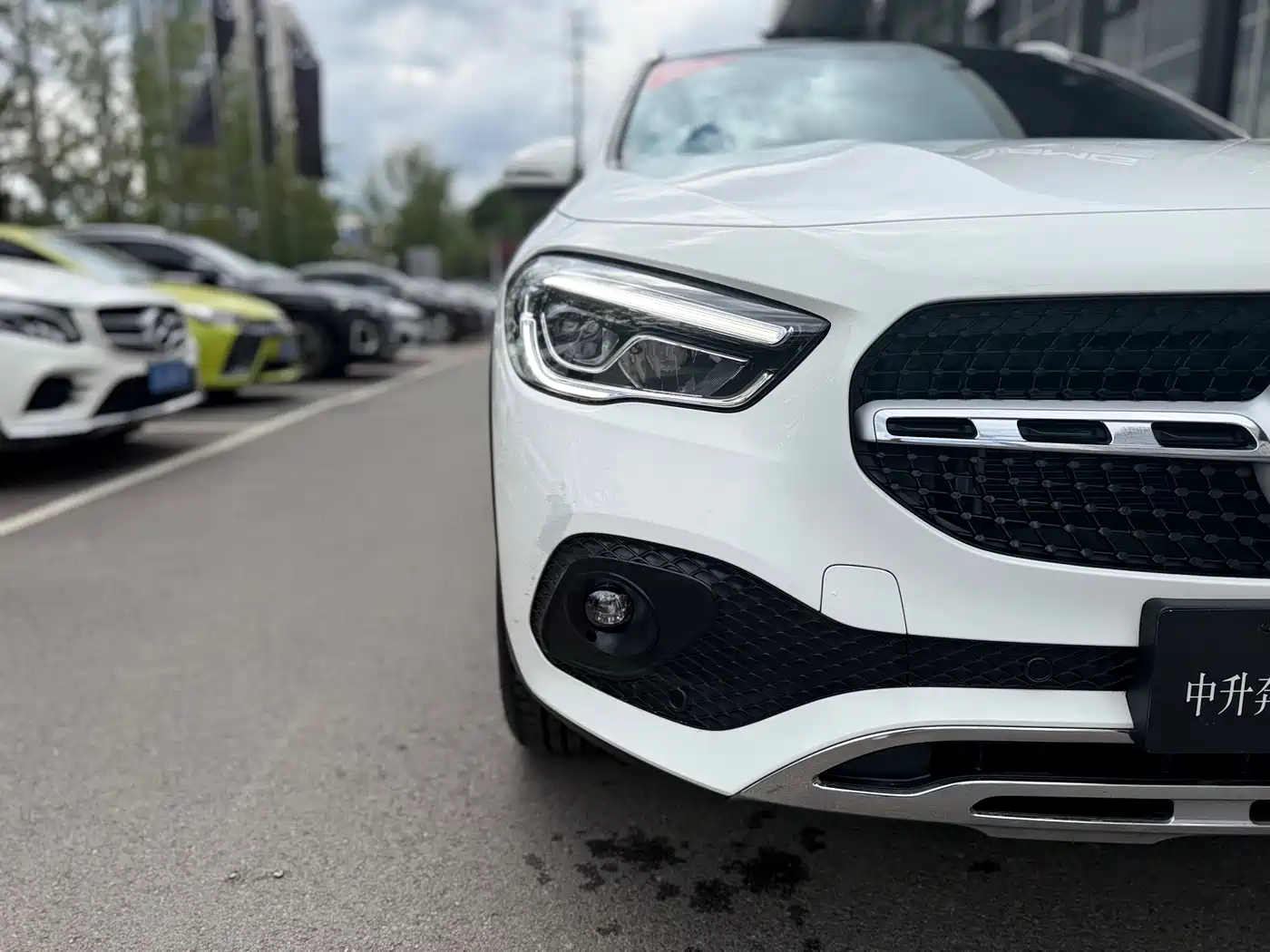 MERCEDES-BENZ GLA
