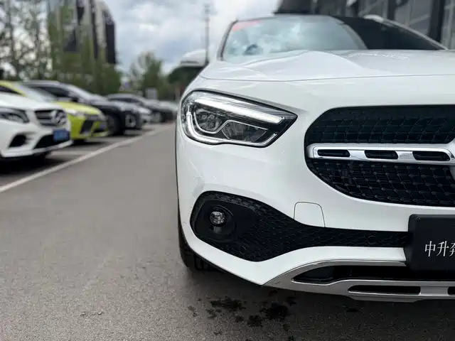 Mercedes-Benz GLA 2023 GLA 200 — фото 4